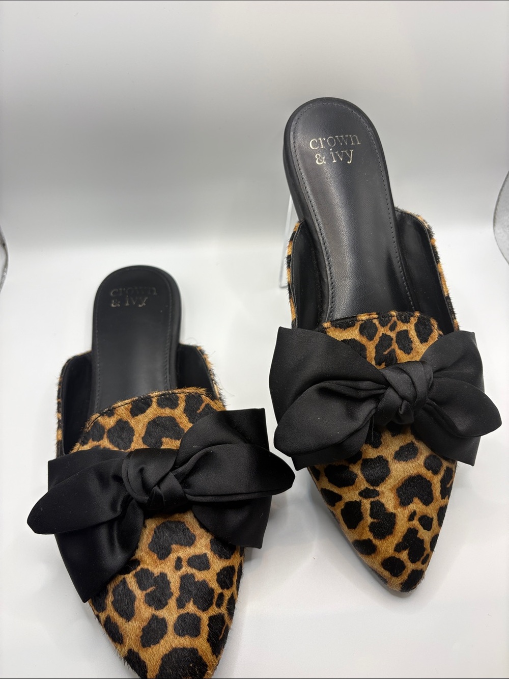 Crown & Ivy Leopard Calf Hair Pointed-Toe Bow Mules